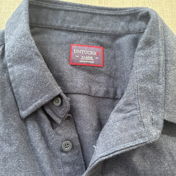 Untuckit Shirt Mens XL Button Up 100% Cotton Flannel Long Sleeve Navy Fuligni - Picture 2 of 7